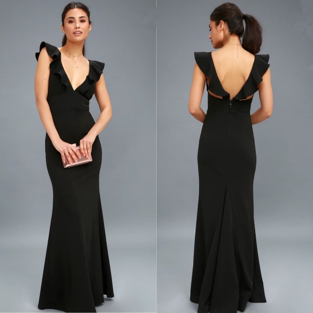 🎄NWOT Lulu’s black maxi dress size small